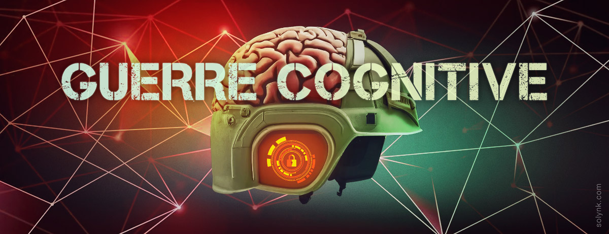 Guerre cognitive - casque militaire fusionné avec un cerveau avec l'arrière-plan qui montre un réseau 